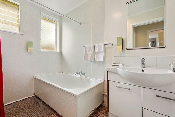 Large Family Unit bathroom