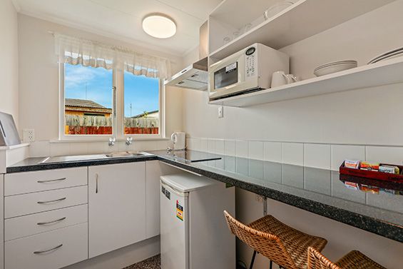 Studio Unit kitchenette